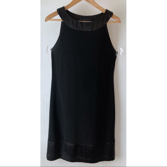 Little black cabaret style dress with satin details - Picture 1 of 5